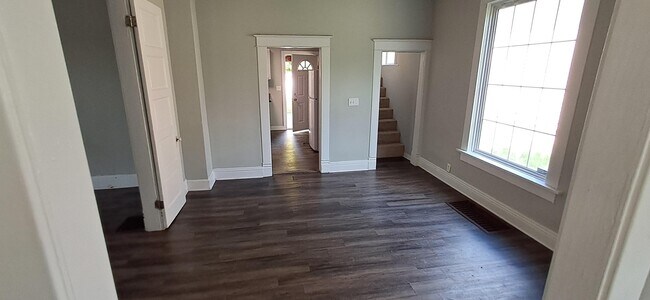 Foto del edificio - 3315 Mitchell Ave