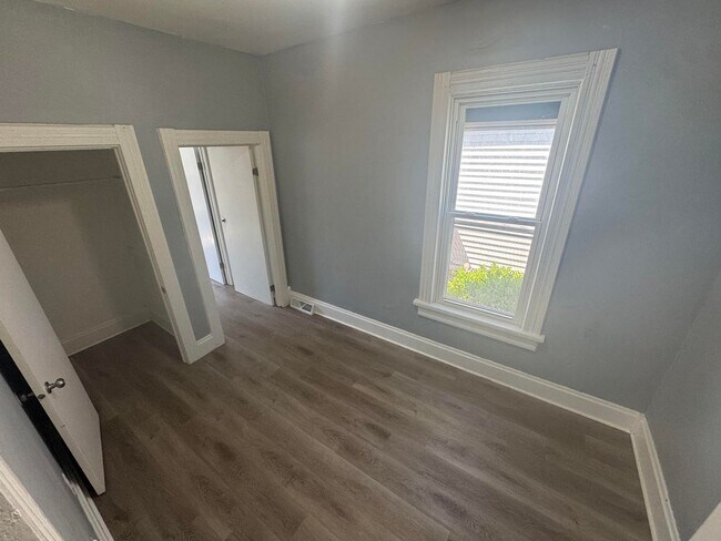 Building Photo - Remodeled 3-Bedroom Home – Move-In Ready - Updated pics coming soon!