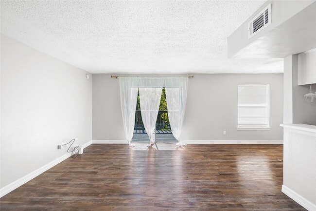 Foto del edificio - 8233 Kingsbrook Rd