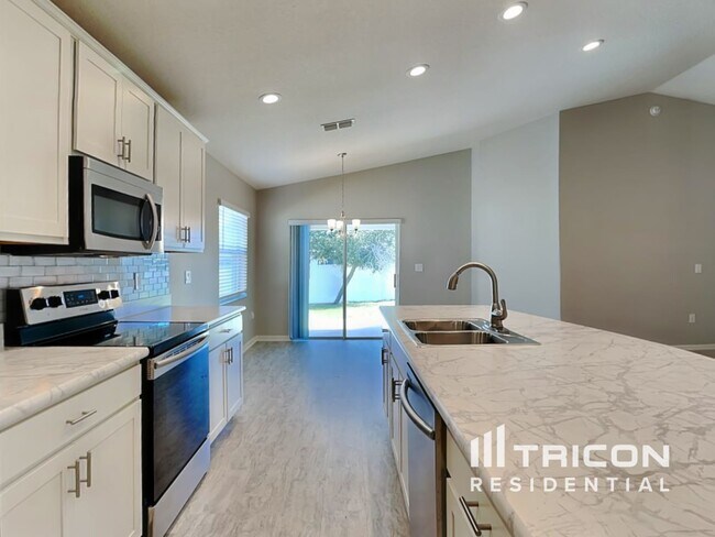 Foto del edificio - 887 Orleans Dr