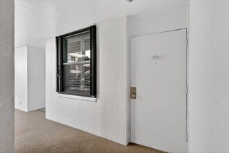 Building Photo - 9650 S Ocean Dr