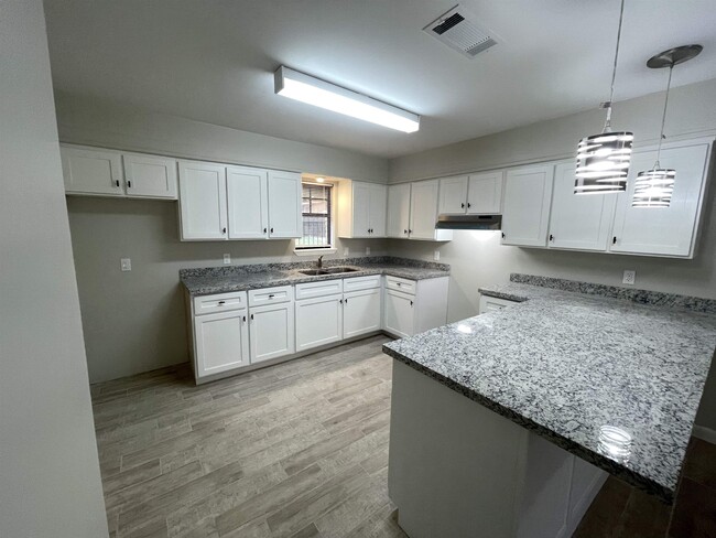 Foto del edificio - 3001 E Price St