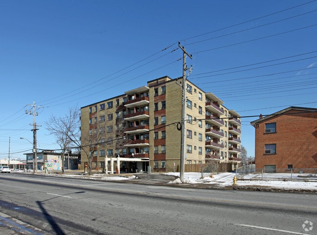 Building Photo - 1255 Birchmount Rd