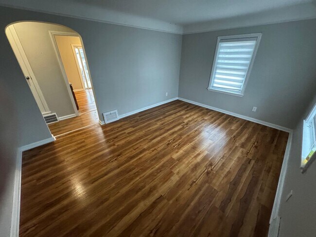 Foto del edificio - Renovated 3BR Home in Euclid (Move-In Ready)