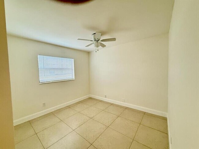 Foto del edificio - 601 NE 29th Dr