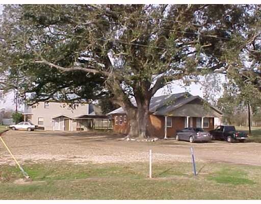 Building Photo - 15088 Hwy 165