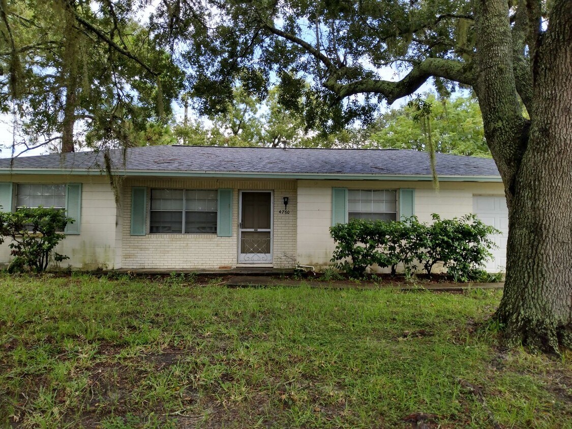 Foto principal - 2 bed 2 bath house for rent