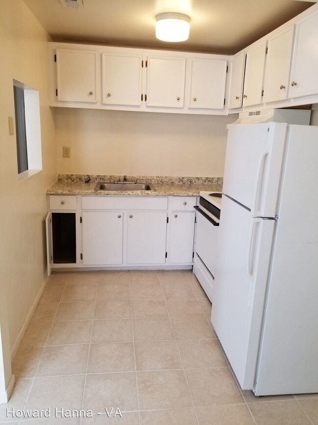 Foto del edificio - 9549 5th Bay St