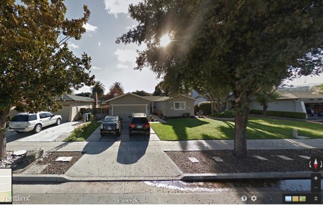 Foto del edificio - 3 br, 2 bath House - 732 Azule Ave