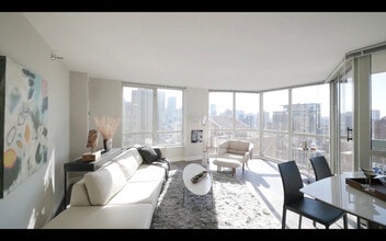 Building Photo - 40 E Delaware Pl