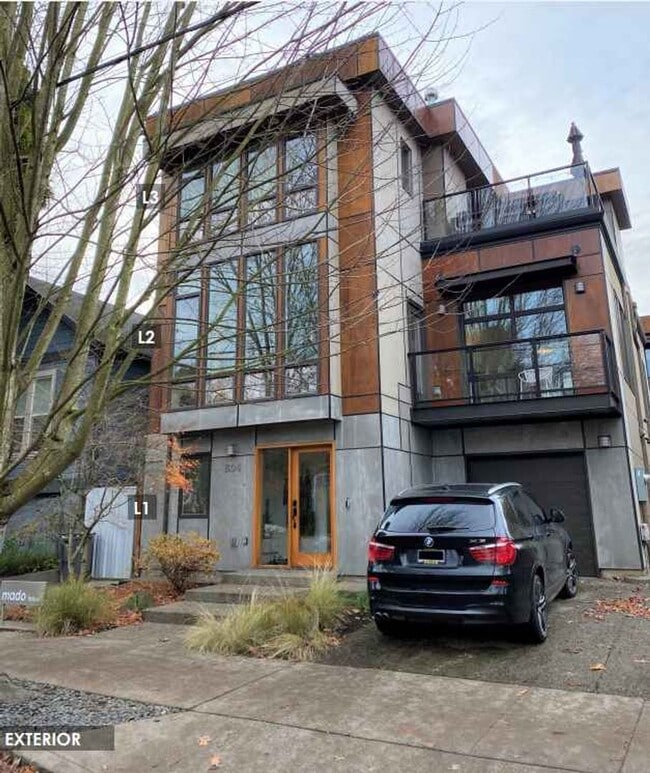 Foto del edificio - Modern Design 2 Bed/ 2.5 bath 3 Level Cond...