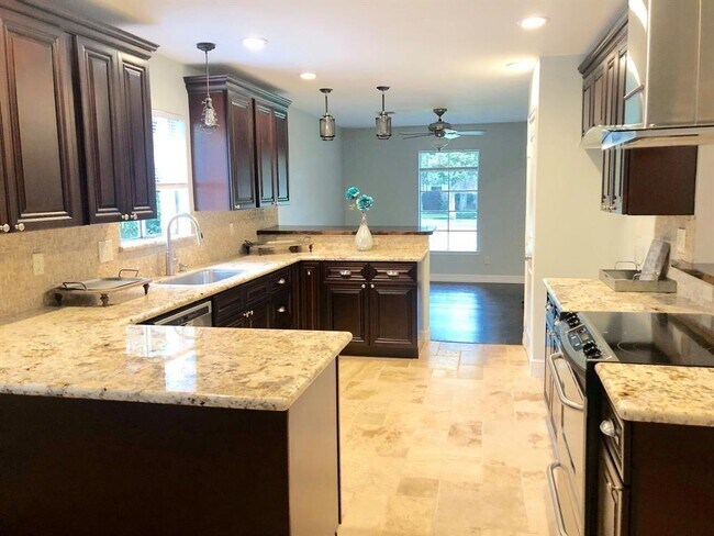 Building Photo - 9514 Bob White Dr