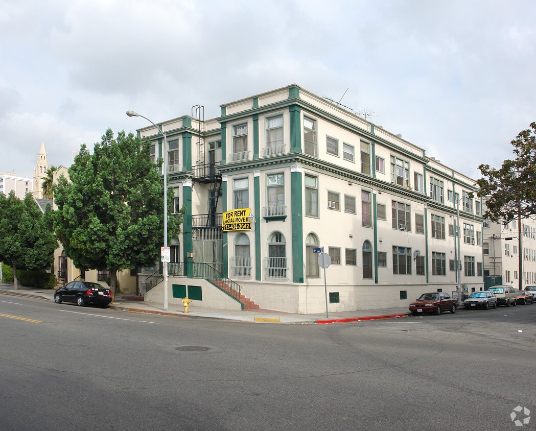Building Photo - Leeward & 8th St Apartments