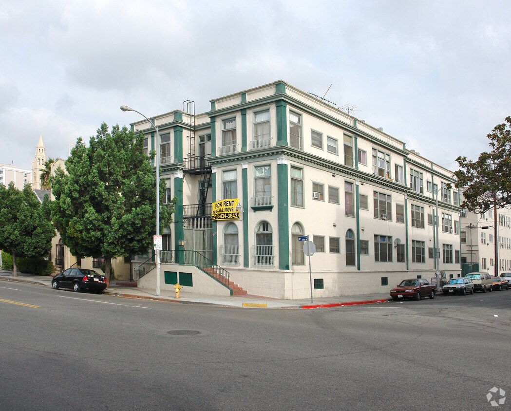 Foto del edificio - Leeward & 8th St Apartments