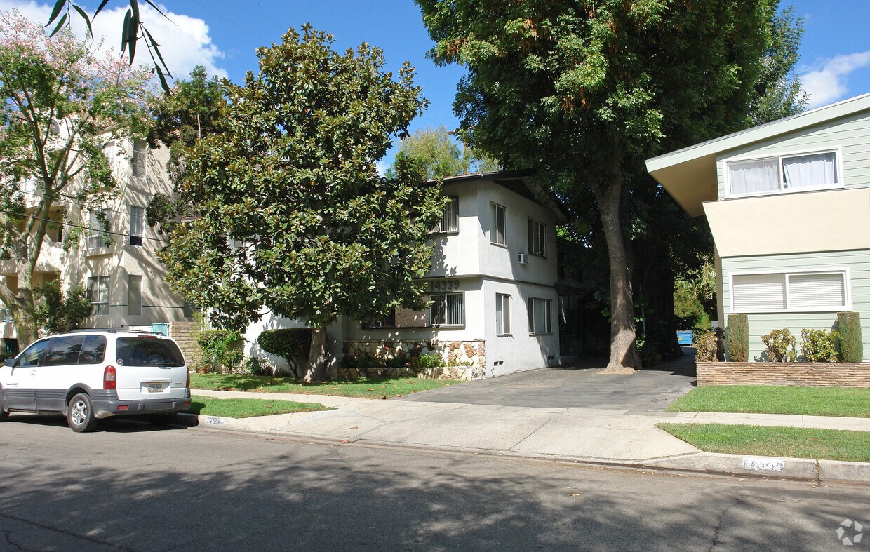Primary Photo - 14339 Albers St