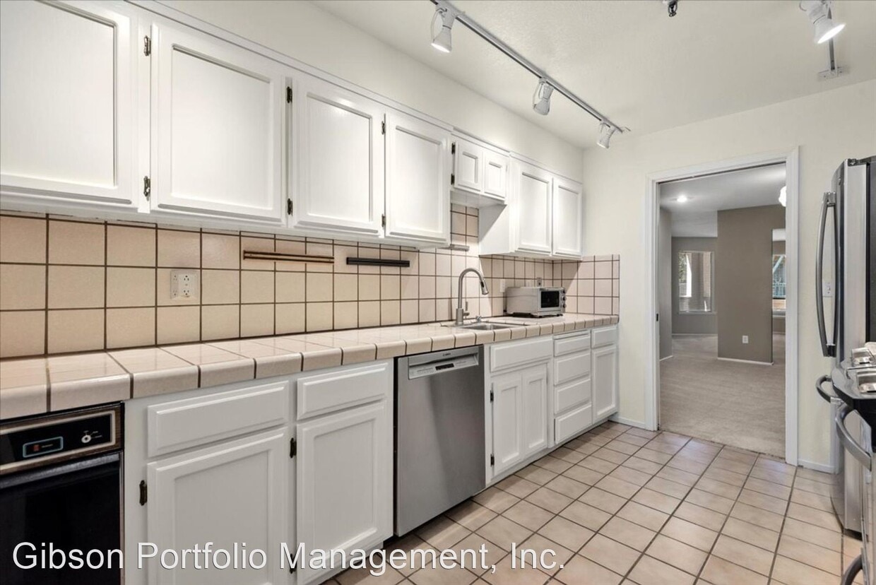3 br, 2 bath House - 365 Forest Ave Apt 2A - 3 br, 2 bath House - 365 Forest Ave  Apt 2A