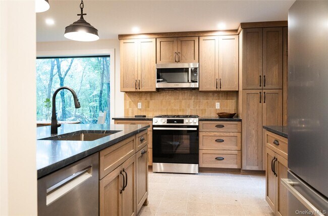 Foto del edificio - 51 Doe View Ln