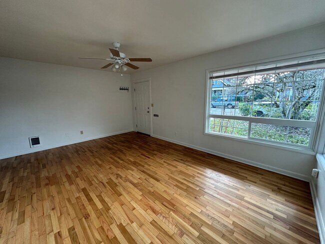 Foto del edificio - Very Charming Home just a few blocks from the Hospital