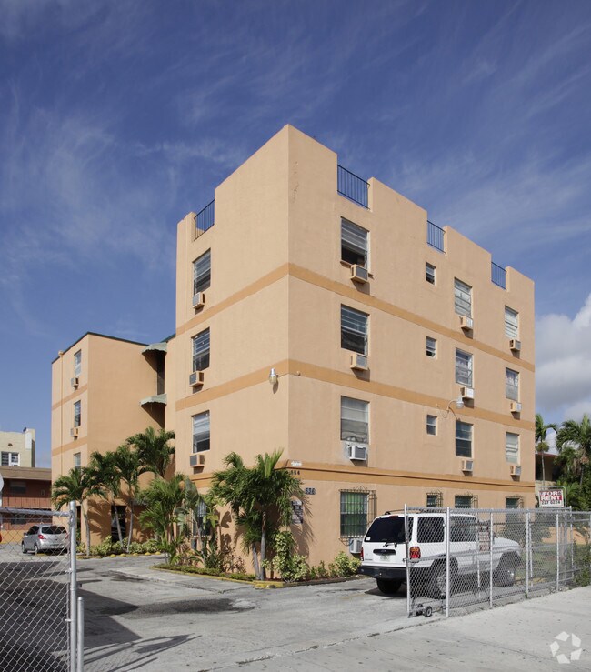 Building Photo - 536 SW 12th Ave