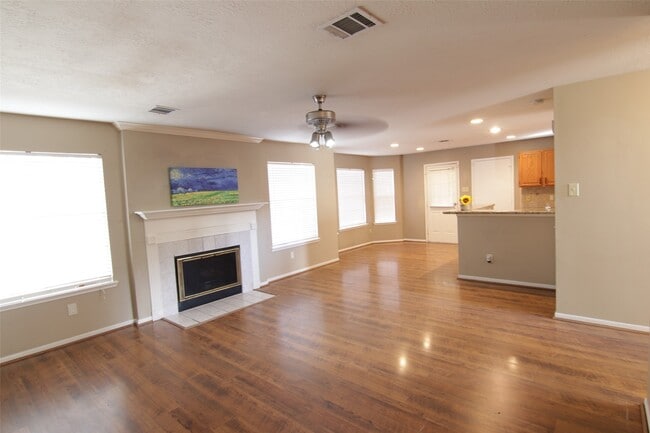 Foto del edificio - 7807 Braemar Crescent St