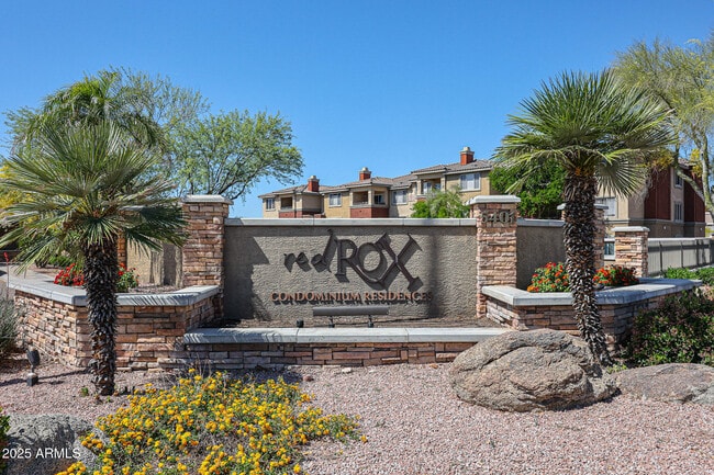 Building Photo - 5401 E Van Buren St