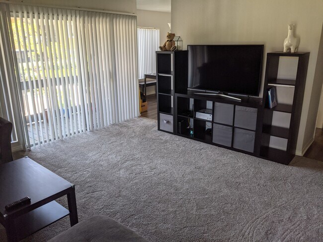 Building Photo - 17123 W Bernardo Dr