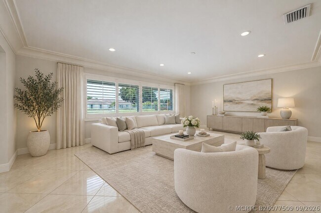 Building Photo - 408 S Country Club Dr