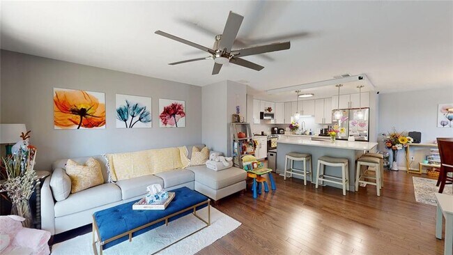 Foto del edificio - 1601 Pinewood Dr