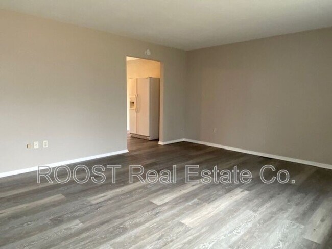 Building Photo - 3339 Upper Valley Pike