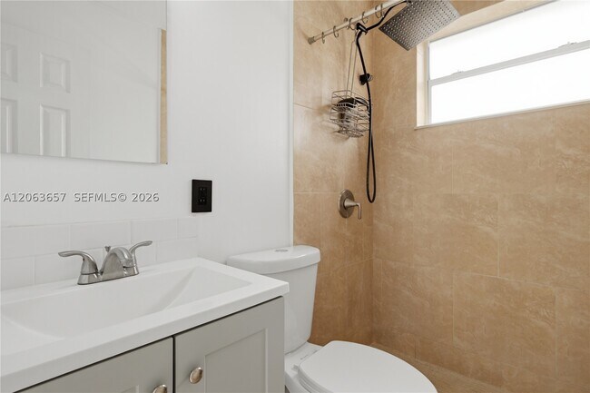 Foto del edificio - 6053 SW 63rd St