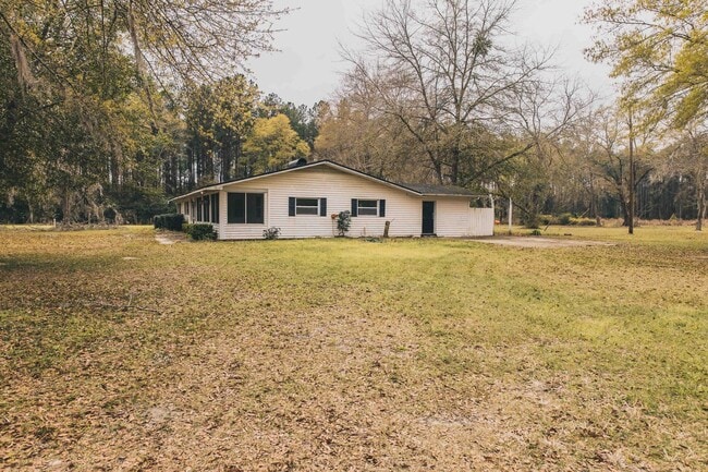 Building Photo - 4 Bed/2 Bath Home in Callahan, FL