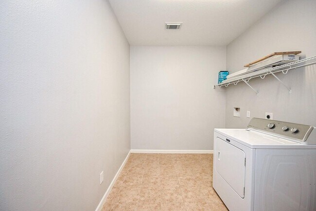 Foto del edificio - 7427 Chathan Glen Ln