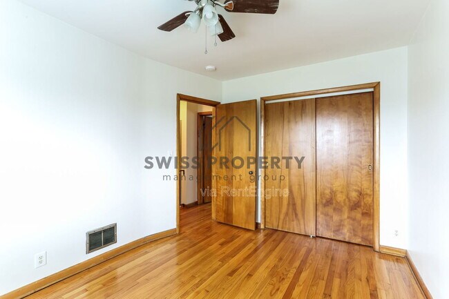 Building Photo - 4187 Indianola Ave