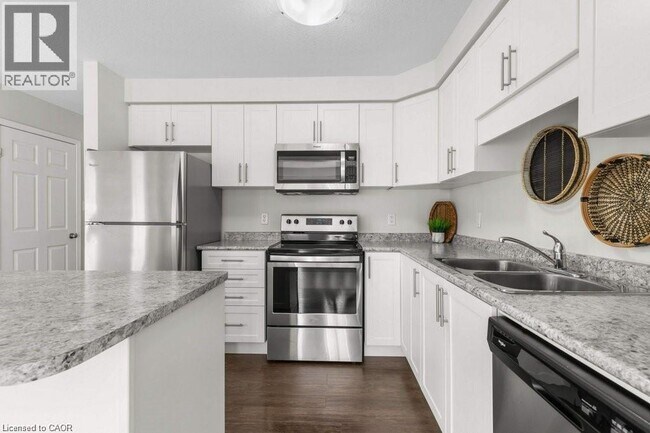 Building Photo - 50 Pinnacle Dr