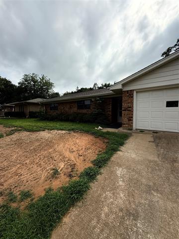 Building Photo - 2409 Caprice Ave