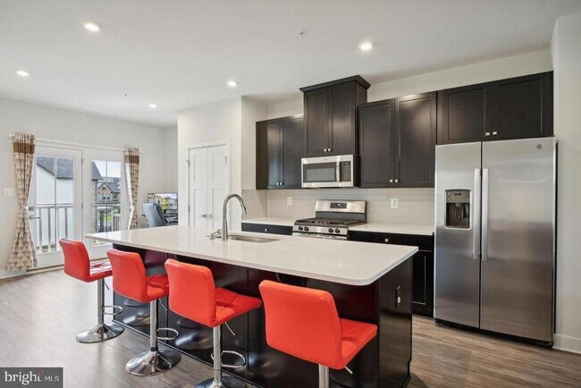 Foto del edificio - 6070 Fallfish Ct