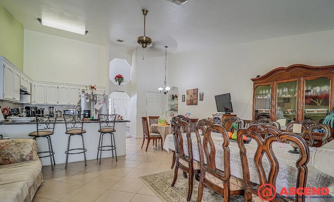 Foto del edificio - Spacious 5BD/2BA Home in Bakersfield's 93312 — Pool, Solar & Small Pets Welcome!