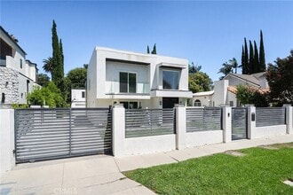 Building Photo - 4630 Cedros Ave