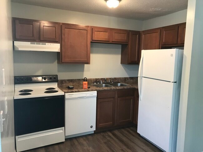 Building Photo - Red Bank Remodeled 1Bed/1Bath Apt