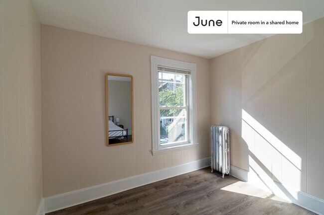 Foto del edificio - Room in Shared 7 bed/2 bath home in Allston