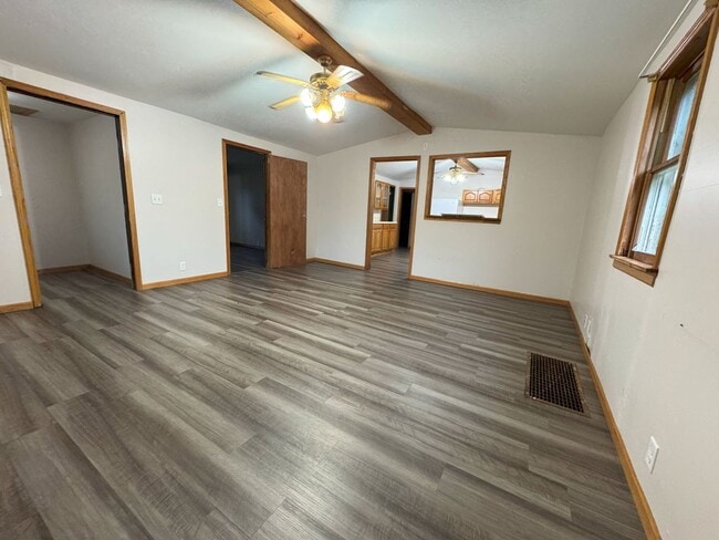 Building Photo - 3 Bedroom House, Clinton