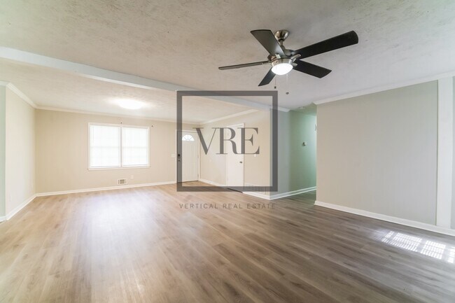 Foto del edificio - 4681 E Glen Ridge Cir