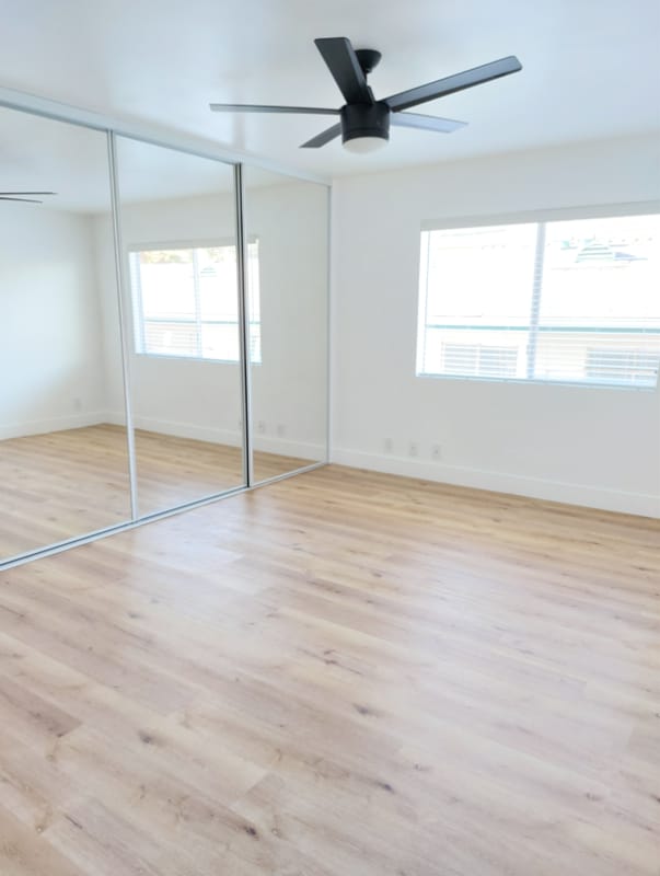 Building Photo - 2455 Corinth Ave