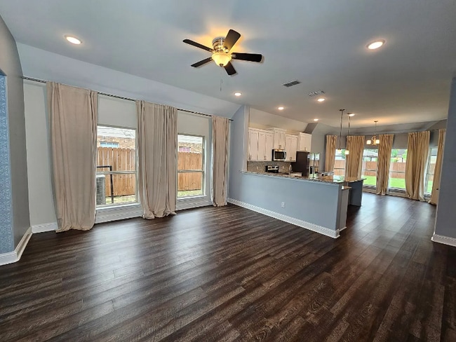 Building Photo - 3718 Harlingen St