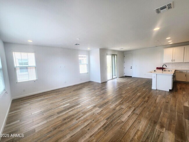 Foto del edificio - 26025 N 23rd Ave