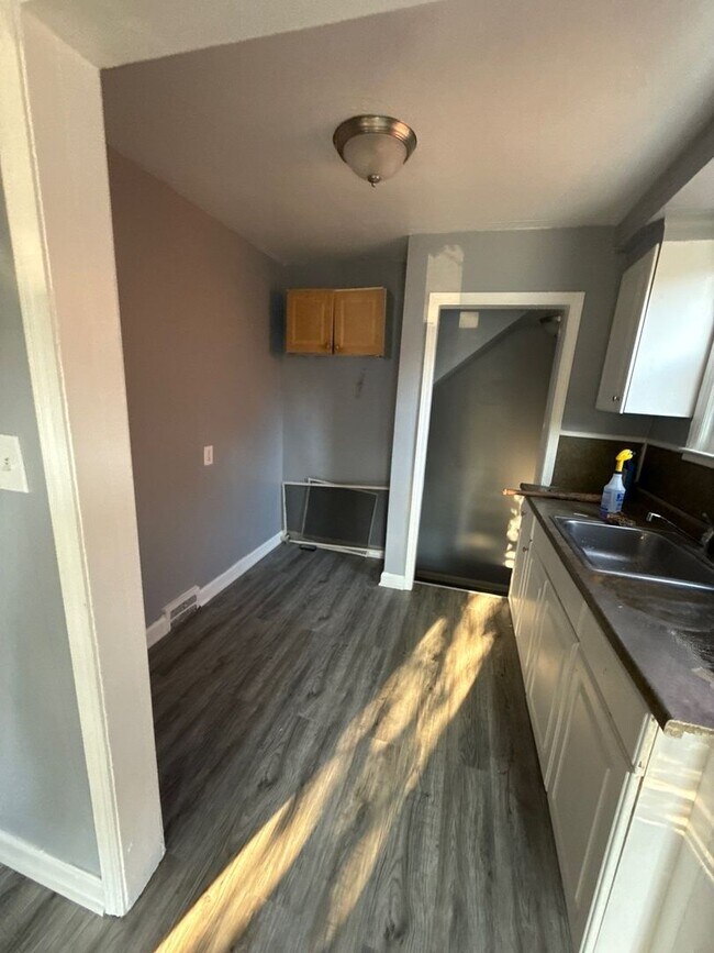 Foto del edificio - 3 Bedroom Home In Detroit
