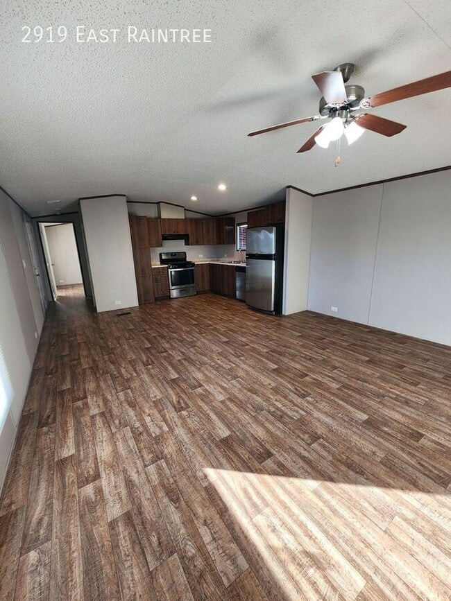 Building Photo - 2919 E Raintree Dr