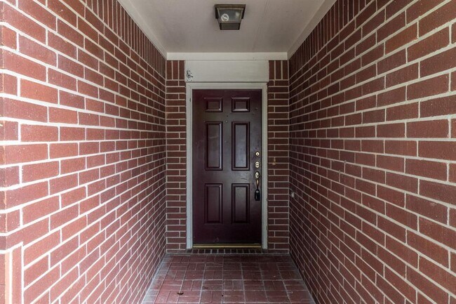 Building Photo - 10315 Glenfield Park Ln