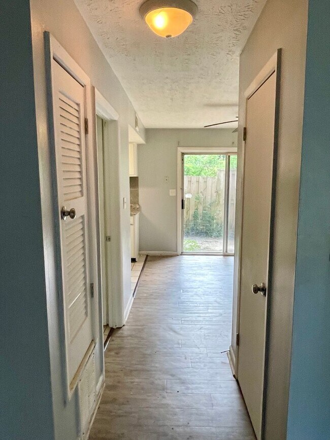 Foto del edificio - 2 bedroom townhouse
