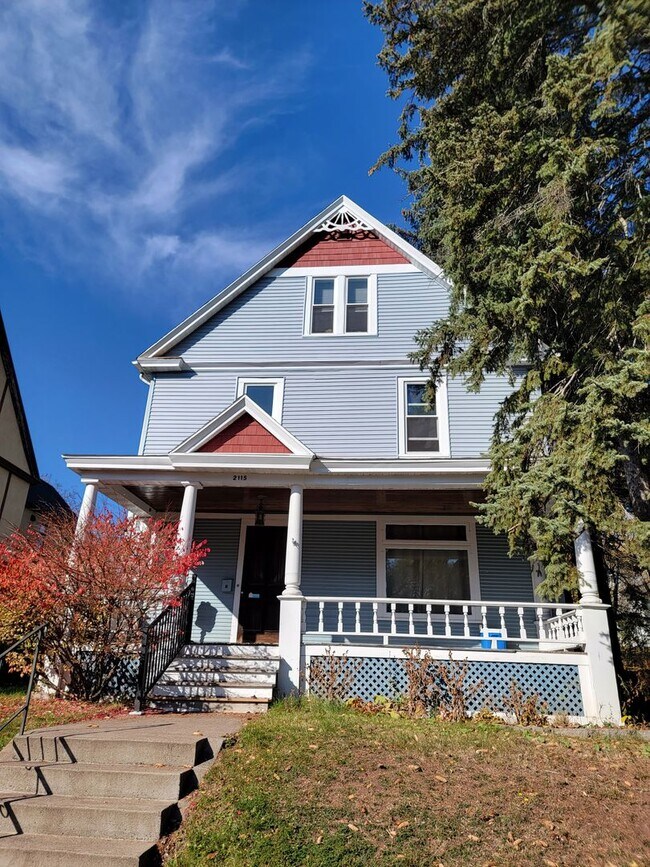 Building Photo - 2115 E 1st St